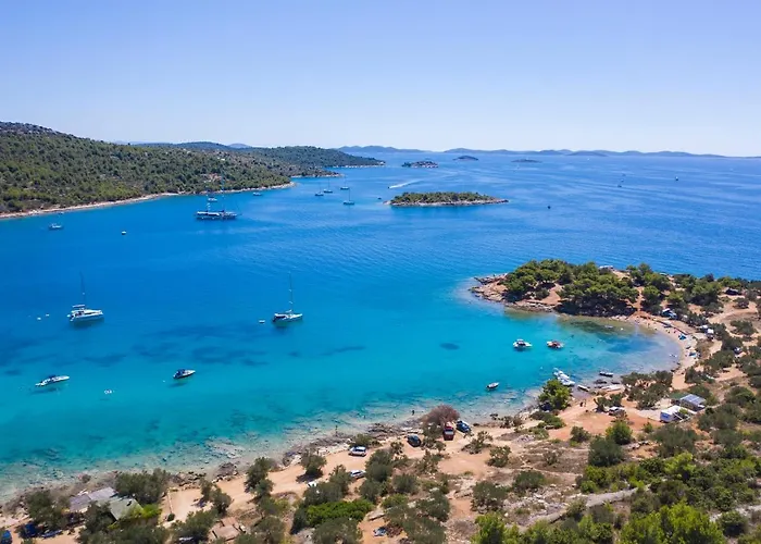 מלון Hotel Murter 3*