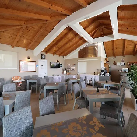 Hotel Murter 3* Муртер