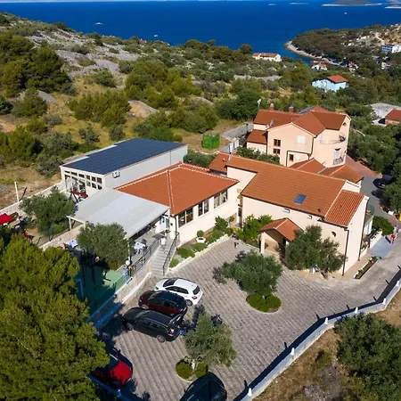 Hotel Murter 3* Murter
